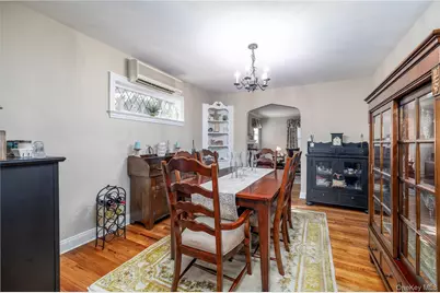 19 Saint Thomas Place, Malverne, NY 11565 - Photo 6