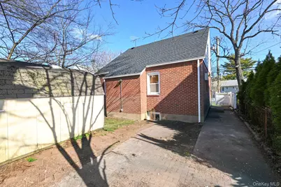 168 Hendrickson Avenue, Valley Stream, NY 11580 - Photo 20