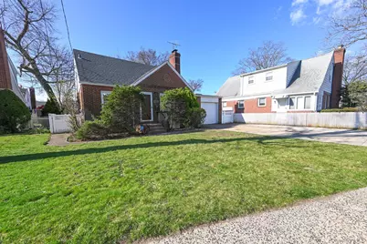 168 Hendrickson Avenue, Valley Stream, NY 11580 - Photo 22