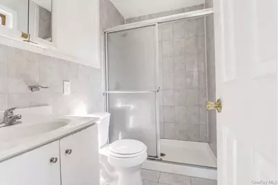 6107 Bleecker Street, Ridgewood, NY 11385 - Photo 14