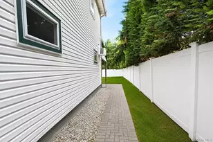 525 S Greene Ave, Lindenhurst, NY 11757 - Photo 40