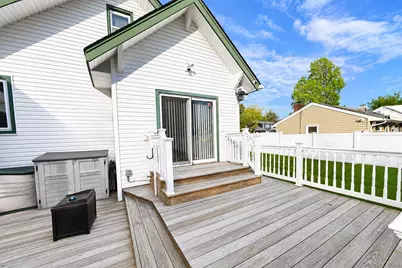 525 S Greene Avenue, Lindenhurst, NY 11757 - Photo 34