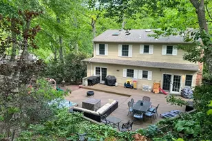 37 Meade Dr, Centerport, NY 11721 - Photo 16