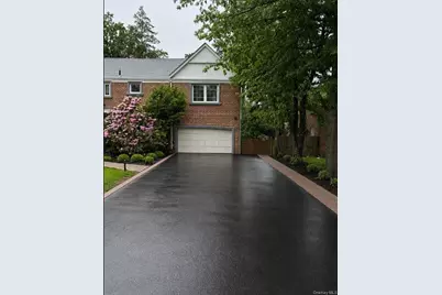 18 Pond Park Road, Great Neck, NY 11023 - Photo 2