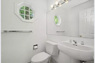 4 Annes Wood Lane, Mount Kisco, NY 10549 - Photo 14