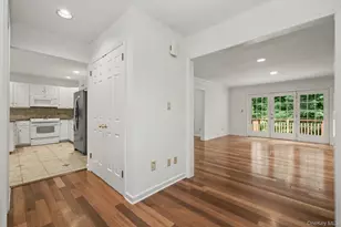 4 Annes Wood Ln, Mount Kisco, NY 10549 - Photo 4