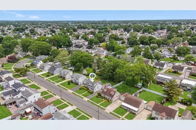659 Diellen Lane, Elmont, NY 11003 - Photo 4