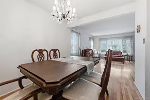 659 Diellen Ln, Elmont, NY 11003 - Photo 6