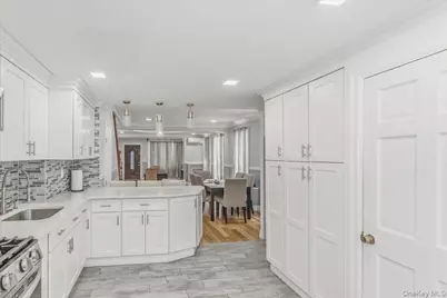 13008 Lefferts Boulevard, Ozone Park, NY 11420 - Photo 10