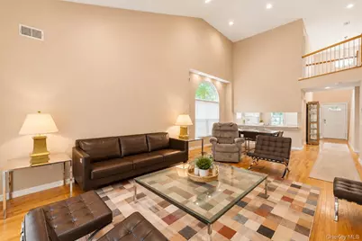 72 Paddington Circle, Smithtown, NY 11787 - Photo 8