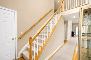 72 Paddington Cir, Smithtown, NY 11787 - Photo 4