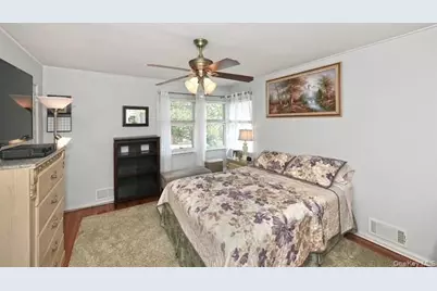 6720 211th Street, Oakland Gardens, NY 11364 - Photo 16