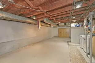 67-20 211th St, Oakland Gardens, NY 11364 - Photo 20