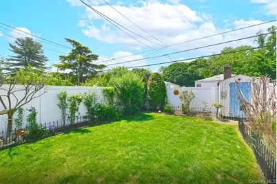 6720 211th Street, Oakland Gardens, NY 11364 - Photo 22