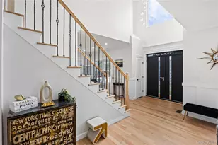 172 Choir Ln, Westbury, NY 11590 - Photo 4