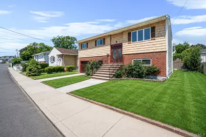 242 Roquette Avenue, Floral Park, NY 11001 - Photo 2
