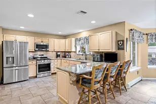 8 Frontier Trail, Manorville, NY 11949 - Photo 16