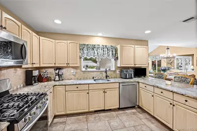 8 Frontier Trail, Manorville, NY 11949 - Photo 18
