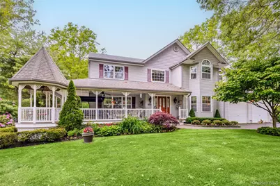 8 Frontier Trail, Manorville, NY 11949 - Photo 2