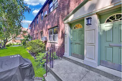 5850 246th Crescent #C7, Douglaston, NY 11362 - Photo 4