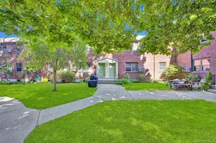 58-50 246th Crescent, Douglaston, NY 11362 - Photo 2