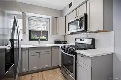 16 Bailey Court #16, Middle Island, NY 11953 - Photo 6