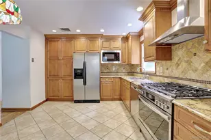 29 Thomsen Dr, Airmont, NY 10952 - Photo 8
