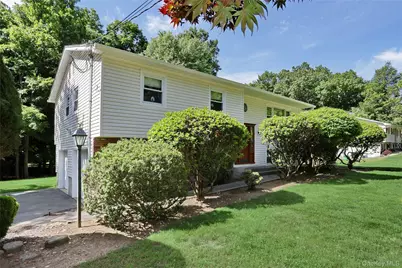 29 Thomsen Drive, Airmont, NY 10952 - Photo 2