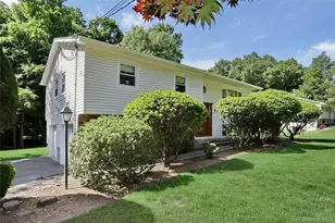 29 Thomsen Dr, Airmont, NY 10952 - Photo 2