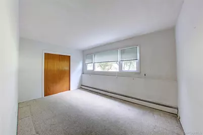 29 Thomsen Drive, Airmont, NY 10952 - Photo 18