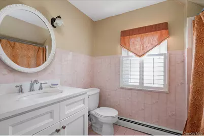 311 Locust Avenue, Freeport, NY 11520 - Photo 22