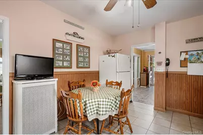 311 Locust Avenue, Freeport, NY 11520 - Photo 16