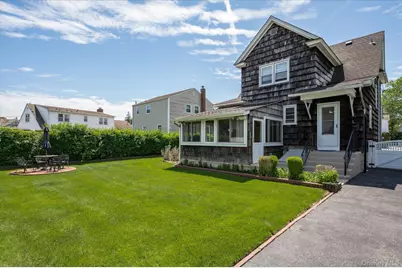 311 Locust Avenue, Freeport, NY 11520 - Photo 24