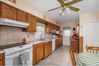 311 Locust Avenue, Freeport, NY 11520 - Photo 14