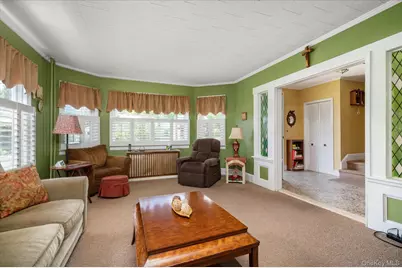 311 Locust Avenue, Freeport, NY 11520 - Photo 8