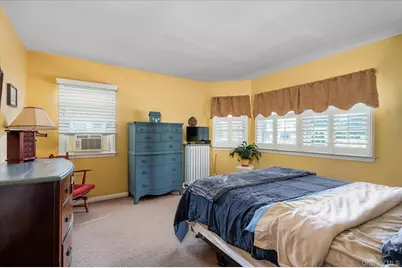 311 Locust Avenue, Freeport, NY 11520 - Photo 18