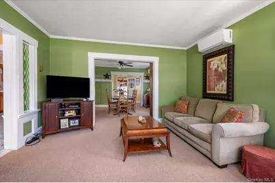 311 Locust Avenue, Freeport, NY 11520 - Photo 6