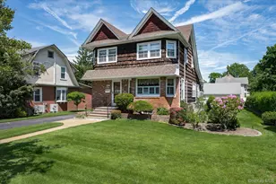 311 Locust Ave, Freeport, NY 11520 - Photo 2