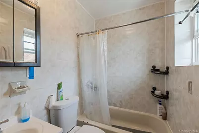 9552 112th Street, Richmond Hill, NY 11419 - Photo 8