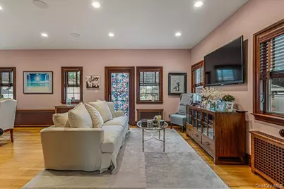 4308 Glenwood Street, Little Neck, NY 11363 - Photo 6