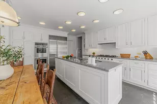 6 Hillair Cir, White Plains, NY 10605 - Photo 14