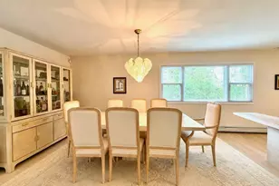 21 Redwood Ct, Glen Cove, NY 11542 - Photo 14