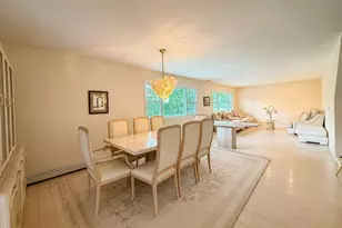 21 Redwood Ct, Glen Cove, NY 11542 - Photo 2