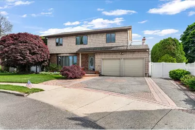 9 Bernadette Court, Hicksville, NY 11801 - Photo 2
