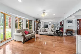 9 Bernadette Ct, Hicksville, NY 11801 - Photo 8