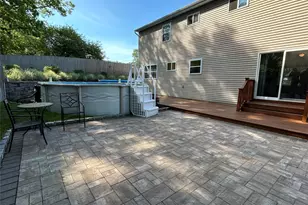 27 Sunburst Dr, Rocky Point, NY 11778 - Photo 18