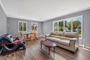 935 Sterling Pl, West Babylon, NY 11704 - Photo 18