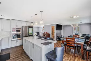 935 Sterling Pl, West Babylon, NY 11704 - Photo 10