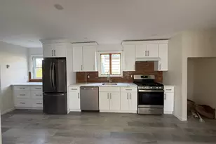 8 Jackson St, Glen Cove, NY 11542 - Photo 6