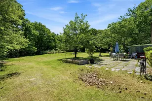 37 Winston Dr, Smithtown, NY 11787 - Photo 24
